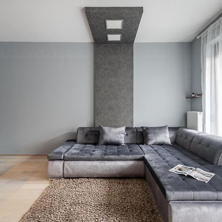 Ferienwohnung Urban Jungle Oasis King With Free Parking Budapest Exterior foto