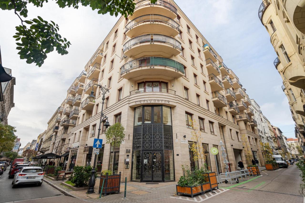 Ferienwohnung Urban Jungle Oasis King With Free Parking Budapest Exterior foto