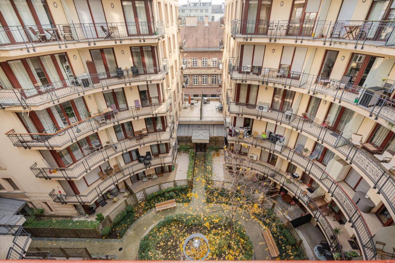 Ferienwohnung Urban Jungle Oasis King With Free Parking Budapest Exterior foto