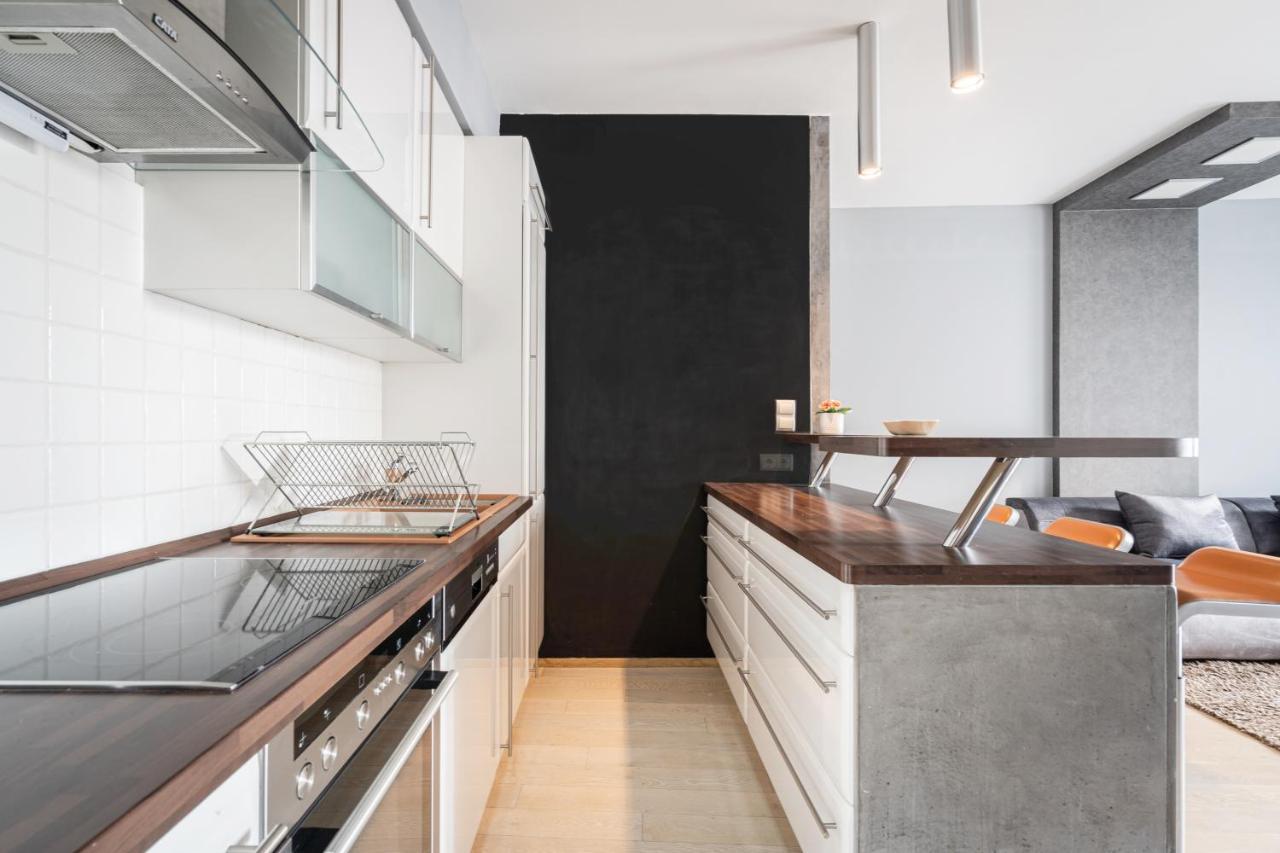 Ferienwohnung Urban Jungle Oasis King With Free Parking Budapest Exterior foto