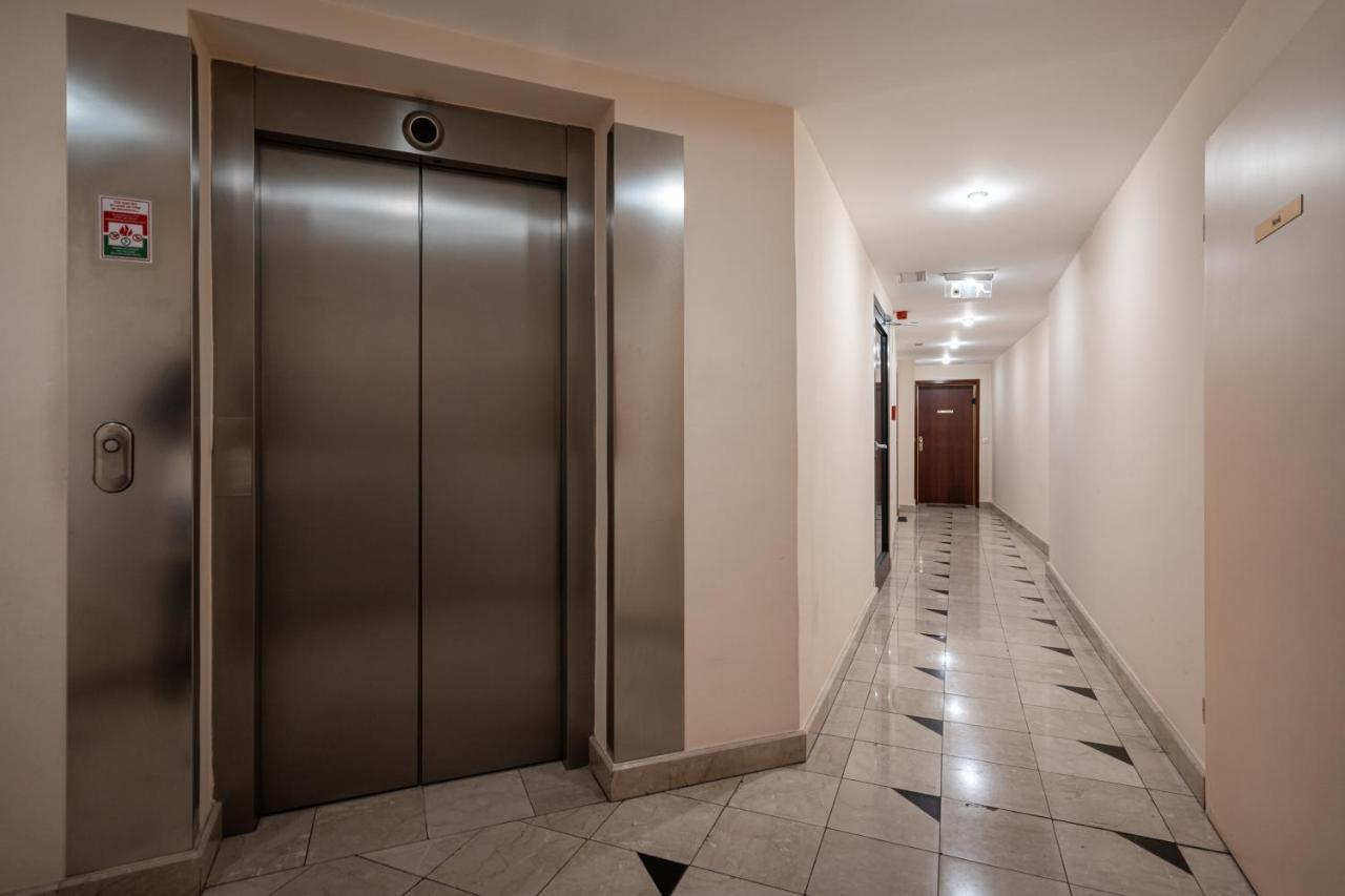 Ferienwohnung Urban Jungle Oasis King With Free Parking Budapest Exterior foto