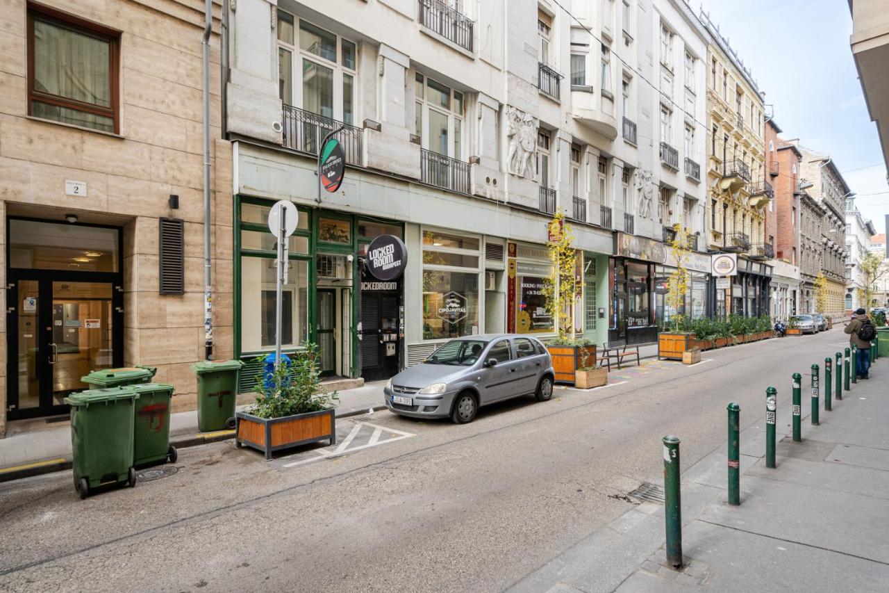 Ferienwohnung Urban Jungle Oasis King With Free Parking Budapest Exterior foto