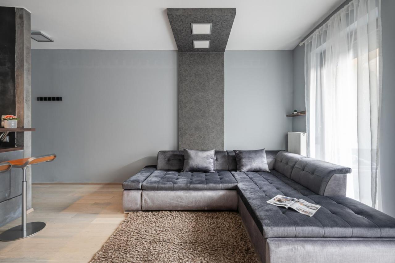 Ferienwohnung Urban Jungle Oasis King With Free Parking Budapest Exterior foto